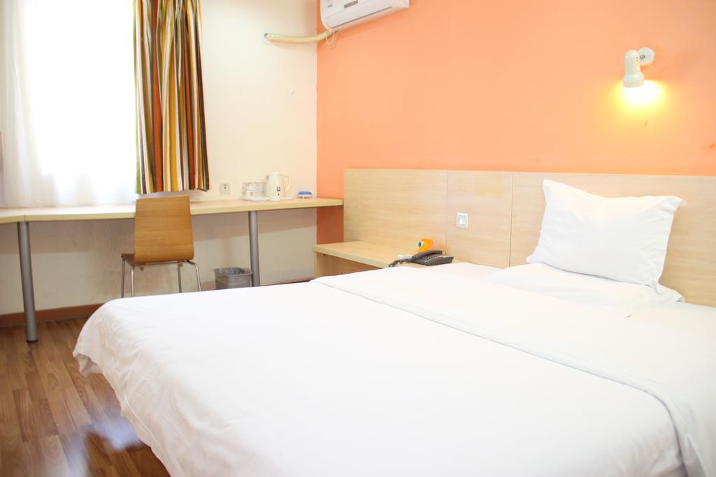 7Days Inn Guangzhou Gangding Longkou XI Road Canton Extérieur photo